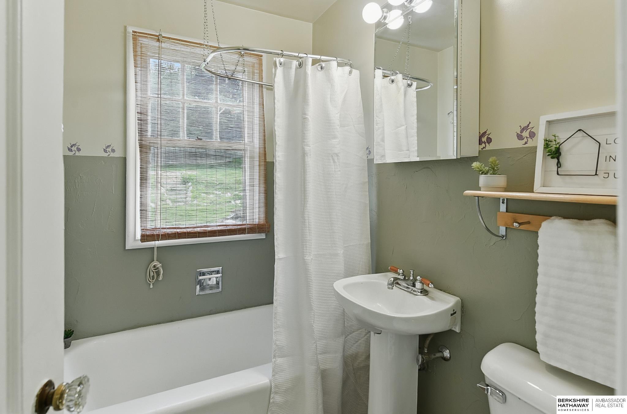 Omaha, Nebraska 68106, United States, 2 Bedrooms Bedrooms, ,2 BathroomsBathrooms,Residential,Active,145255