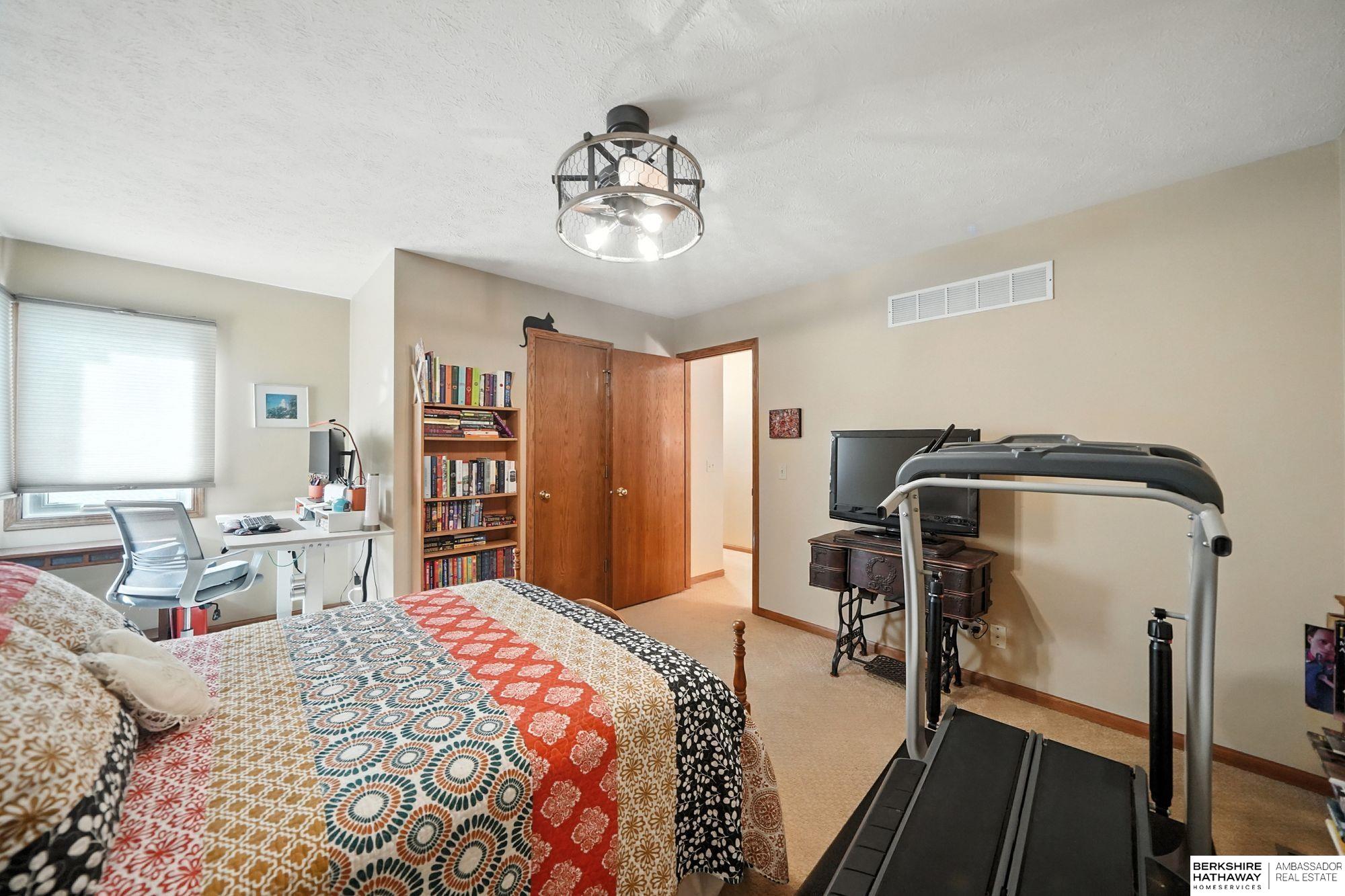 Lincoln, Nebraska 68528, United States, 2 Bedrooms Bedrooms, ,2 BathroomsBathrooms,Residential,Active,241979