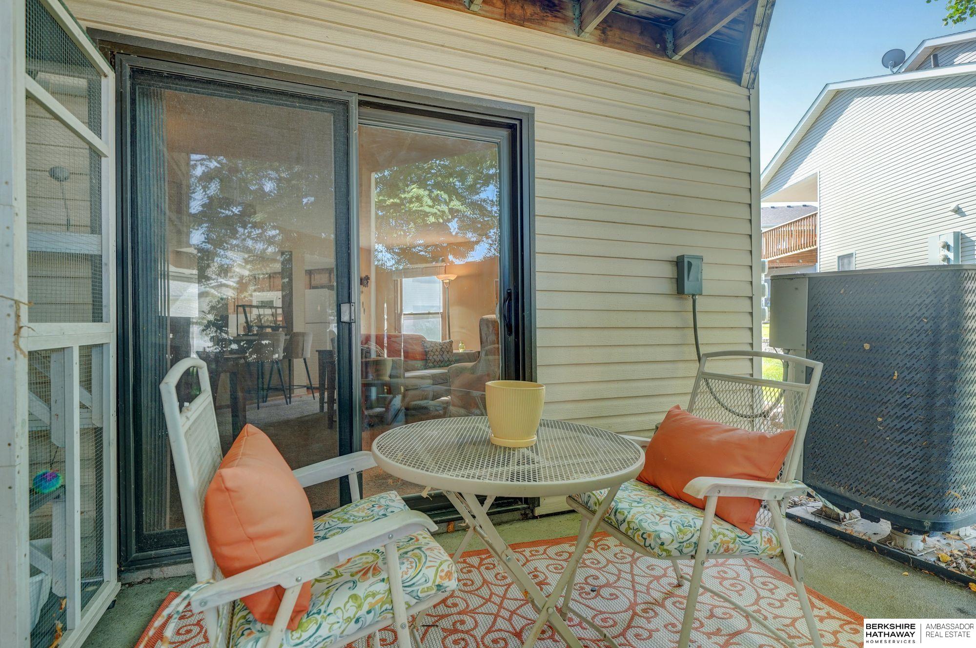 Lincoln, Nebraska 68528, United States, 2 Bedrooms Bedrooms, ,2 BathroomsBathrooms,Residential,Active,241979