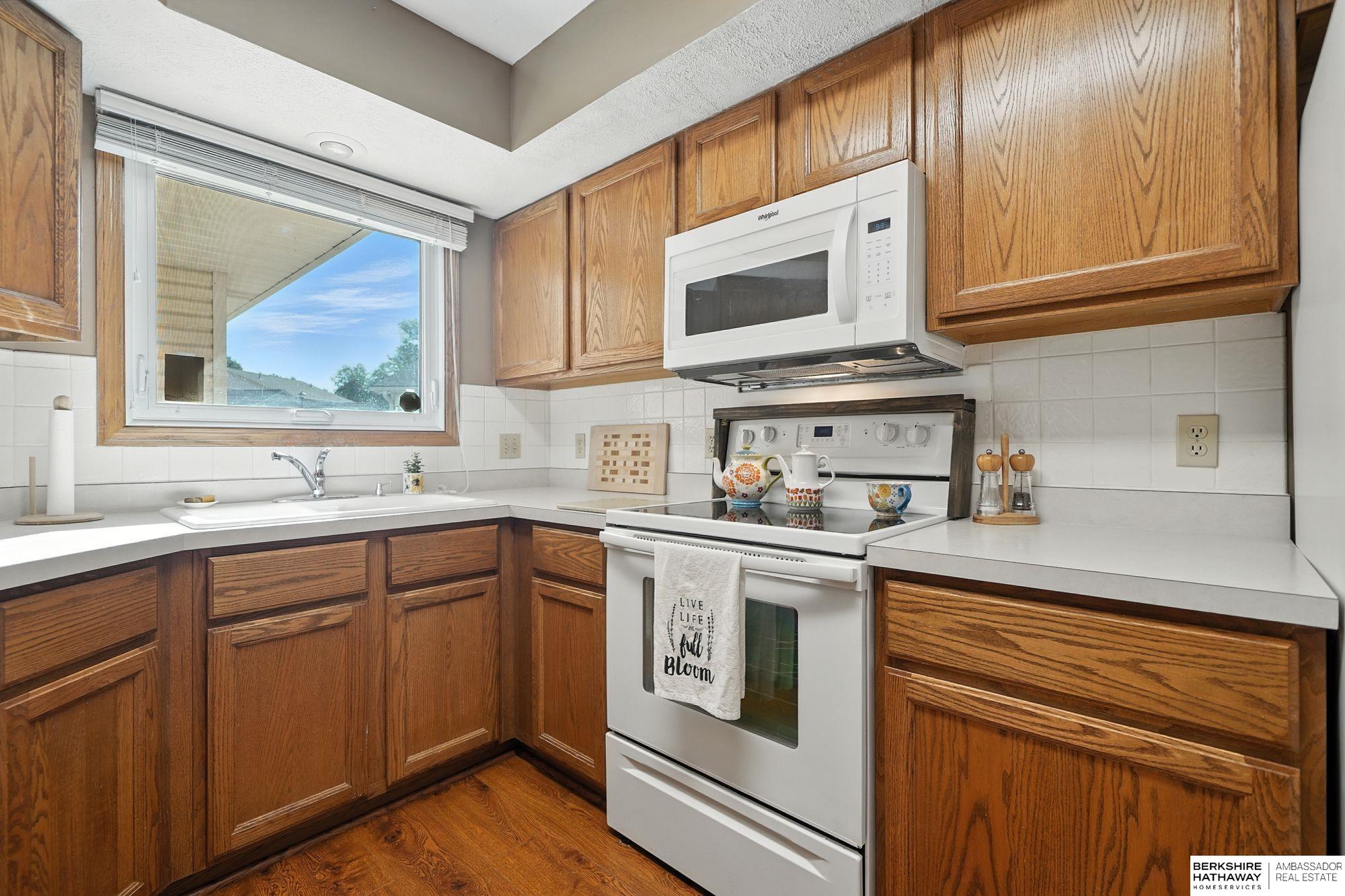 Lincoln, Nebraska 68528, United States, 2 Bedrooms Bedrooms, ,2 BathroomsBathrooms,Residential,Active,241979