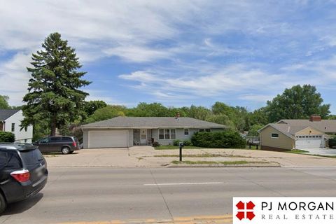 Photo of 1863 S 90th Street, Omaha, NE 68124 (MLS # 22607425)