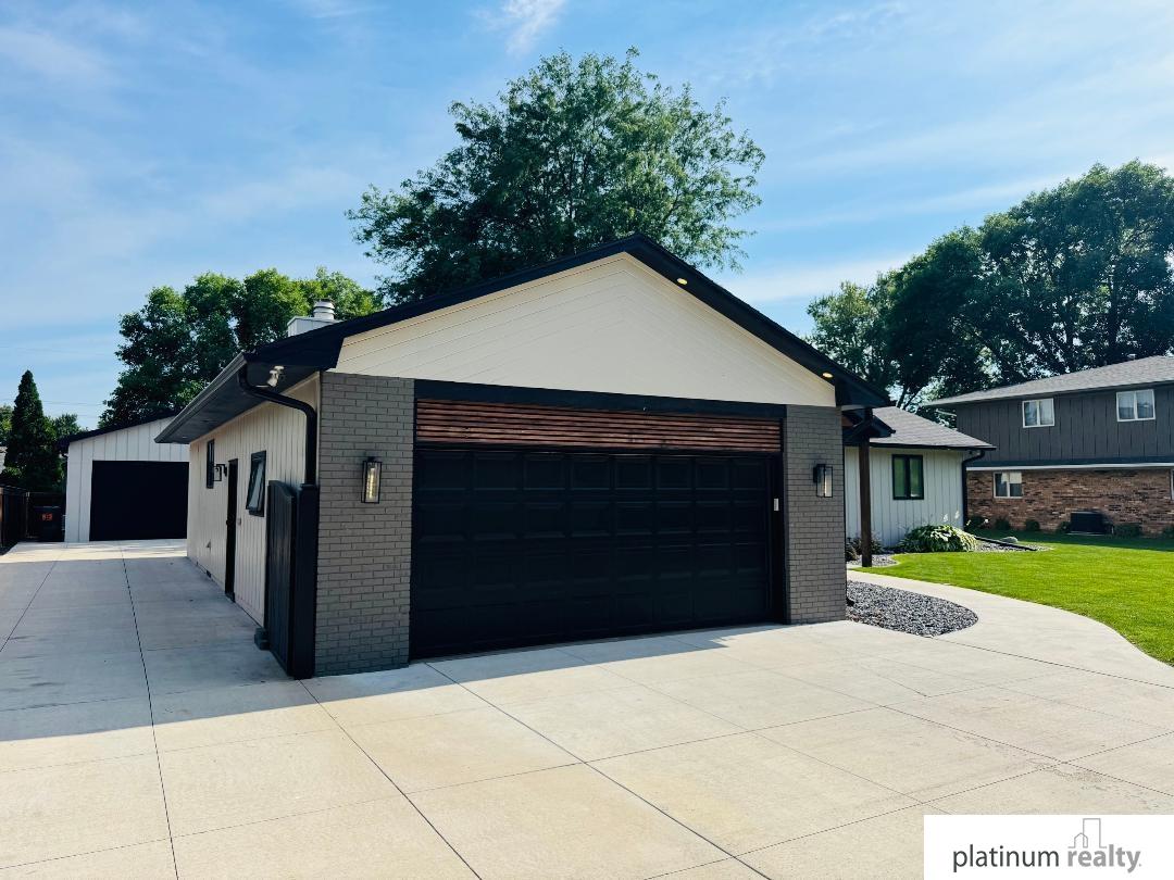 2225 Teakwood Drive