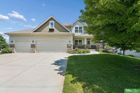 Photo of 3805 S 202nd Street, Omaha, NE 68130 (MLS # 22614609)