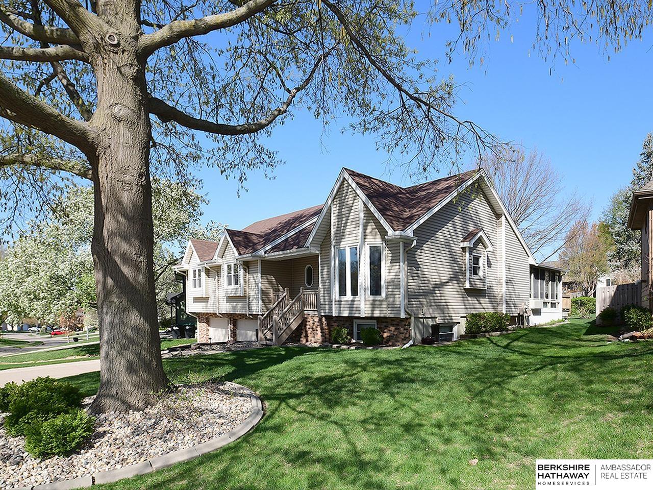 Omaha, Nebraska 68118, United States, 3 Bedrooms Bedrooms, ,3 BathroomsBathrooms,Residential,Active,123261