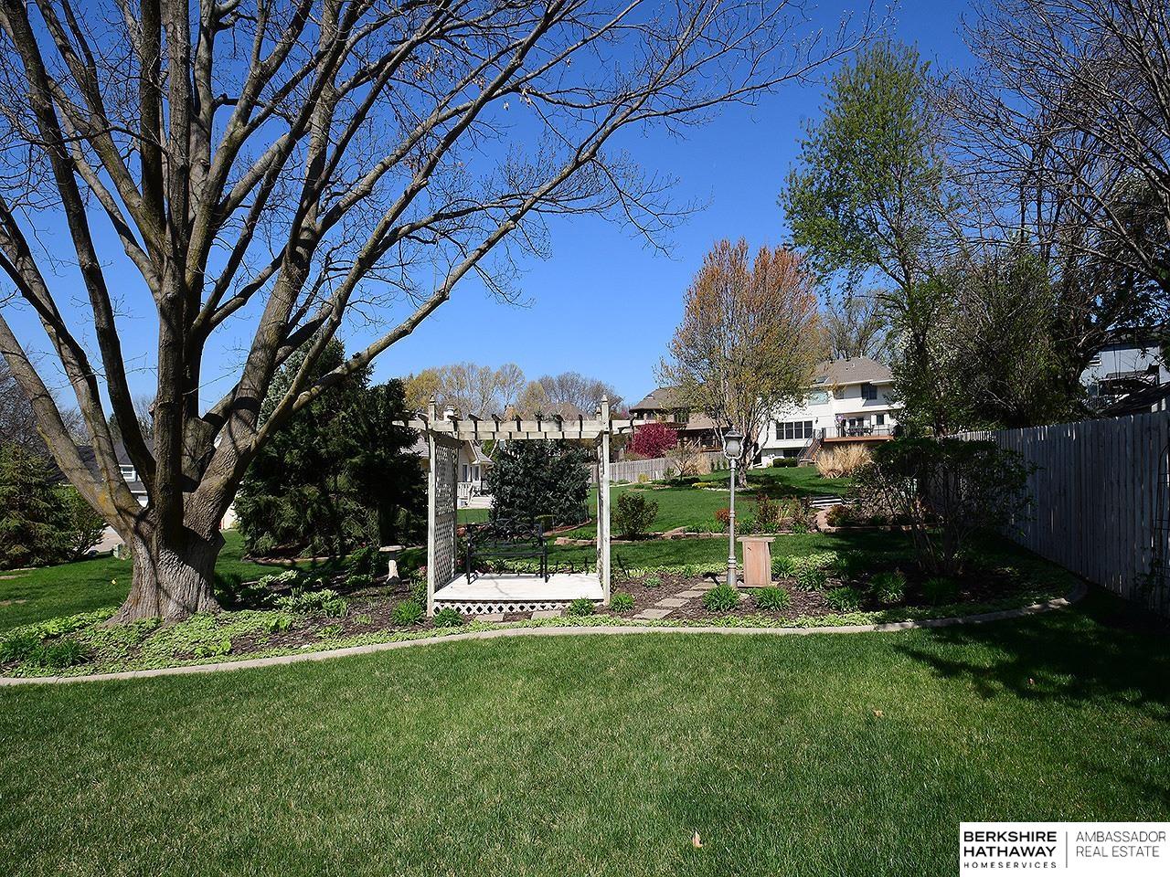 Omaha, Nebraska 68118, United States, 3 Bedrooms Bedrooms, ,3 BathroomsBathrooms,Residential,Active,123261