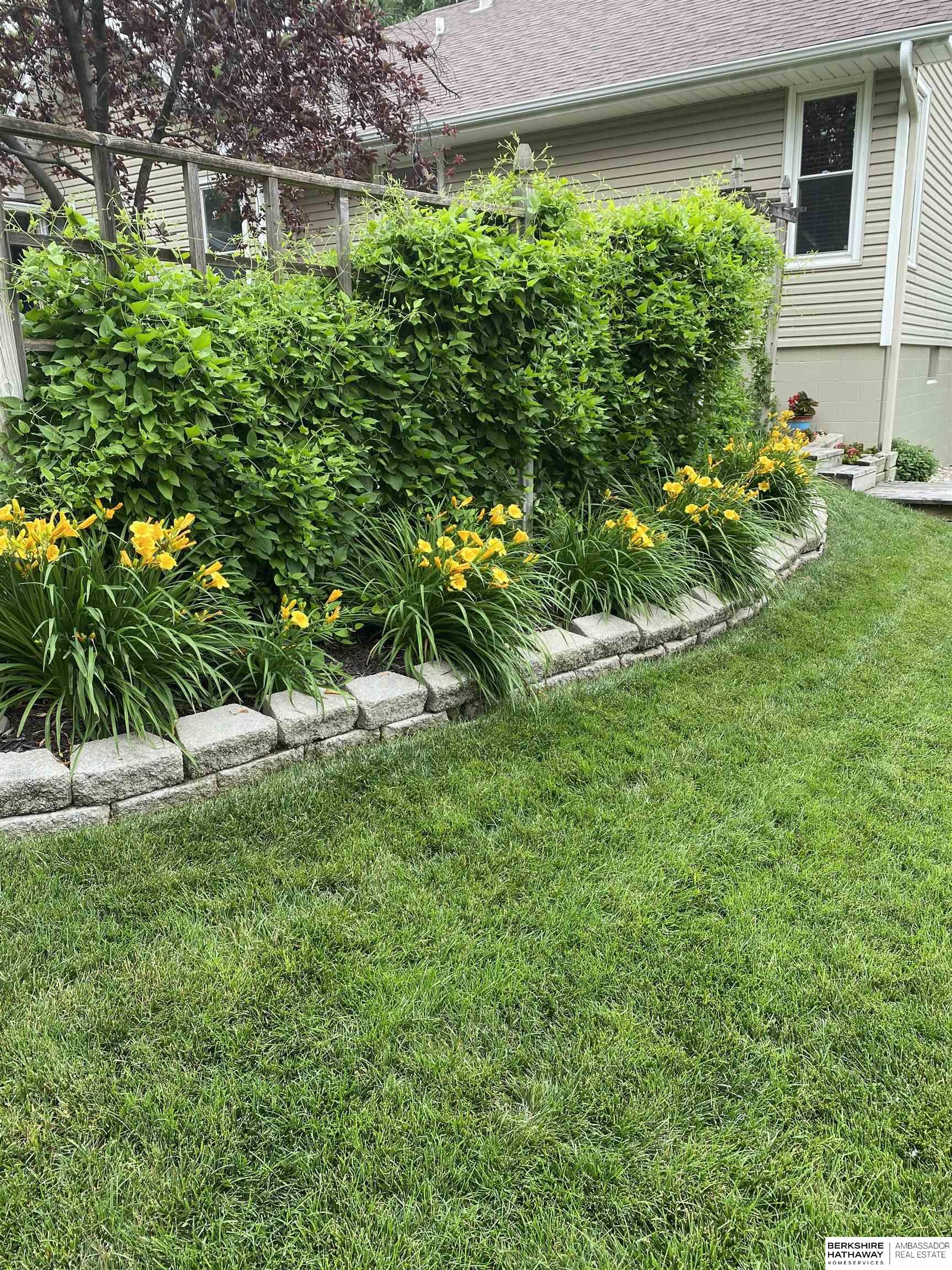 Omaha, Nebraska 68118, United States, 3 Bedrooms Bedrooms, ,3 BathroomsBathrooms,Residential,Active,123261