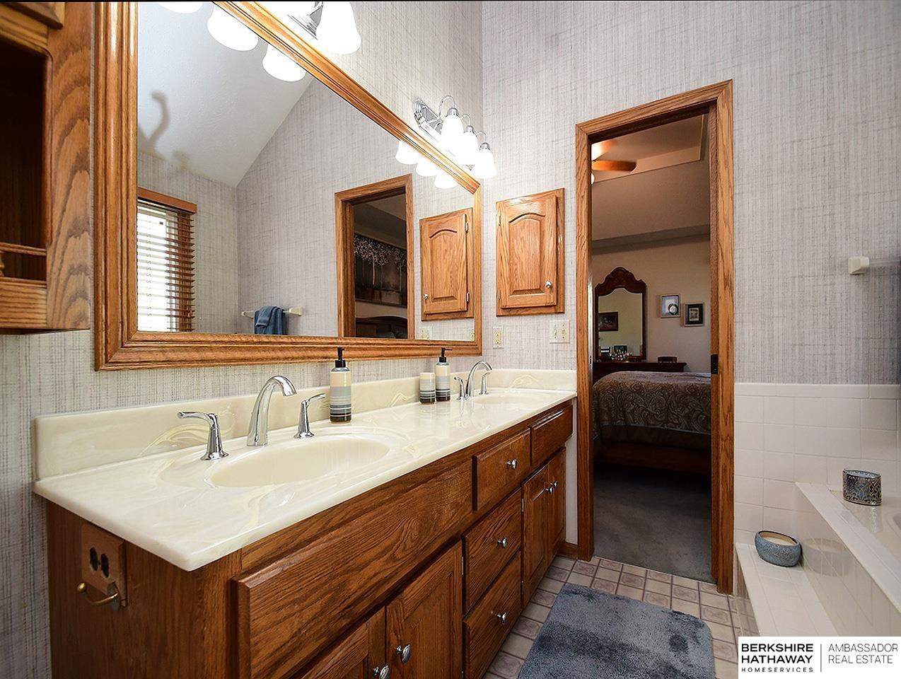 Omaha, Nebraska 68118, United States, 3 Bedrooms Bedrooms, ,3 BathroomsBathrooms,Residential,Active,123261