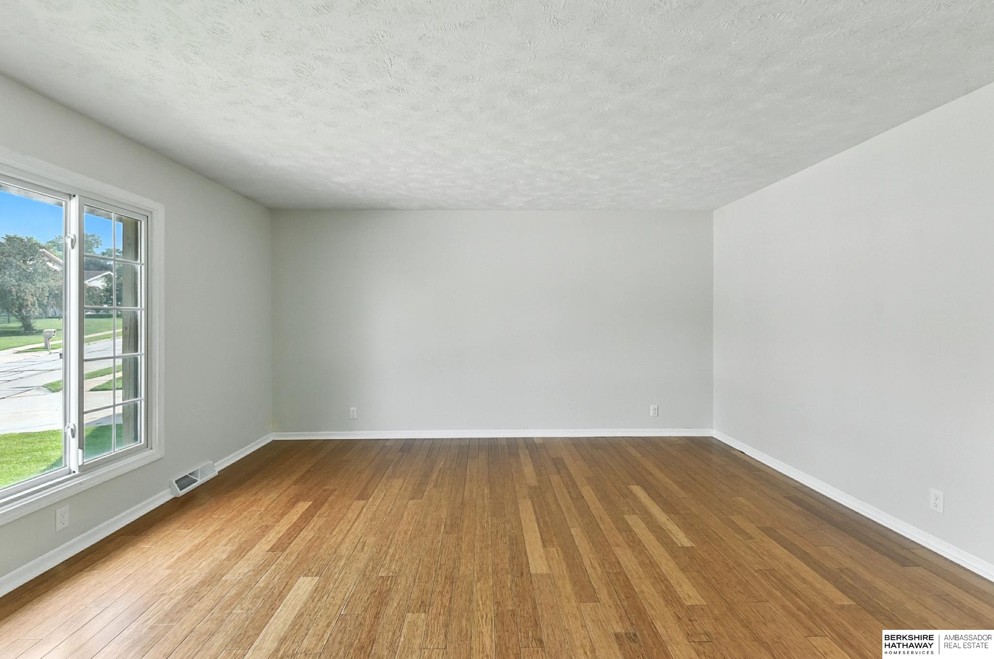 Bellevue, Nebraska 68123, United States, 3 Bedrooms Bedrooms, ,2 BathroomsBathrooms,Residential,Active,191063