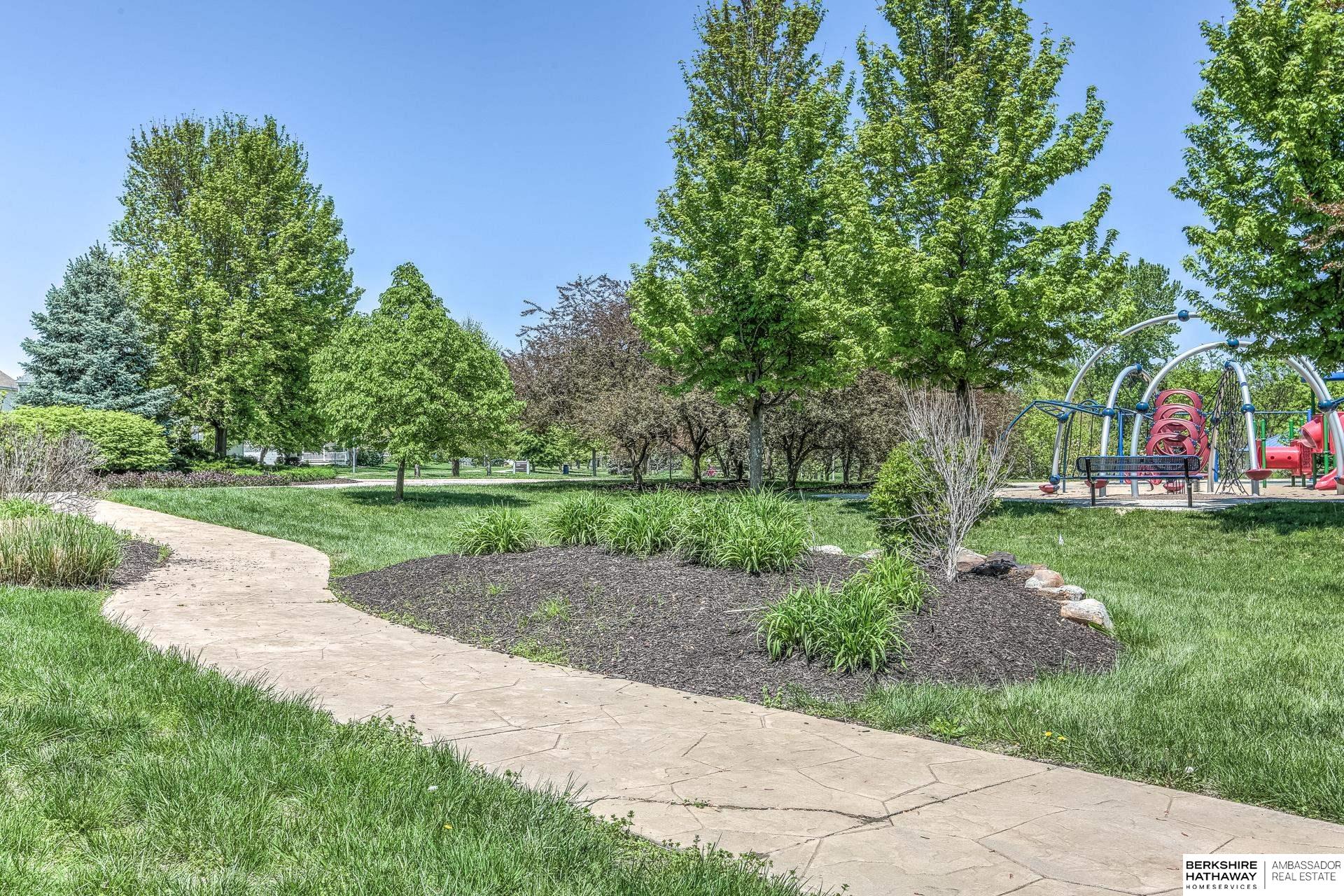 Omaha, Nebraska 68116, United States, 3 Bedrooms Bedrooms, ,3 BathroomsBathrooms,Residential,Pending,126846