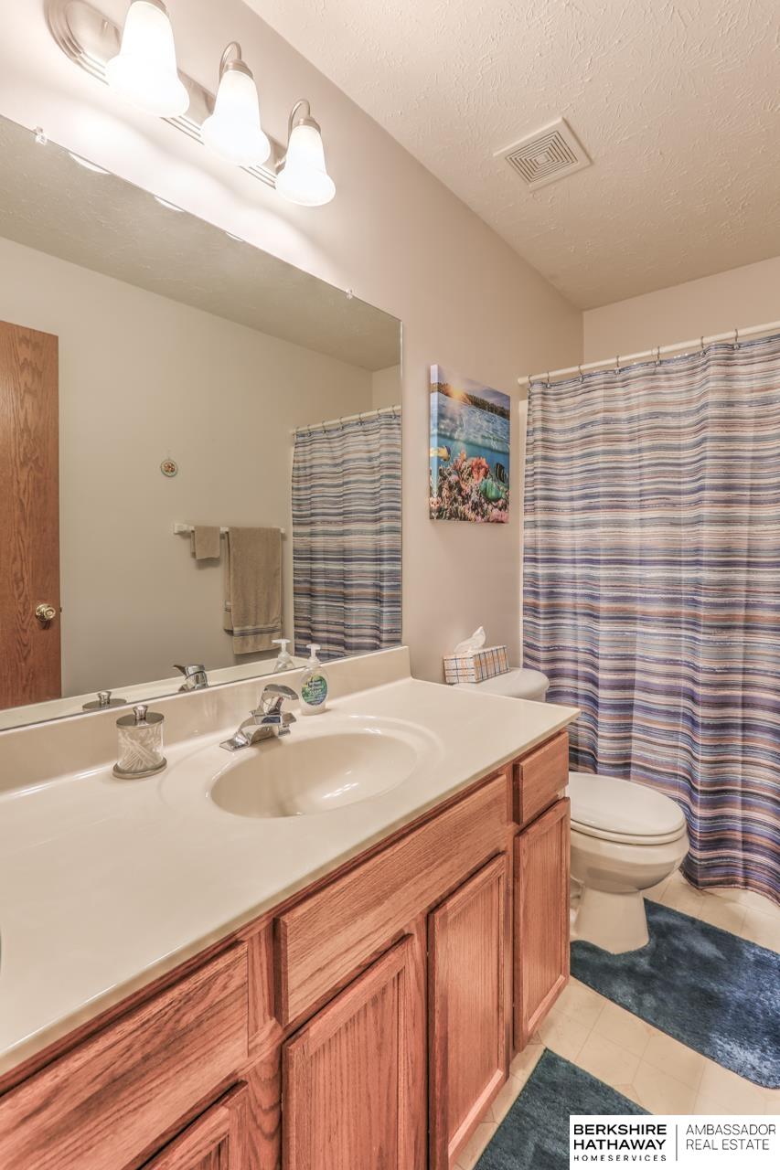 Omaha, Nebraska 68116, United States, 3 Bedrooms Bedrooms, ,3 BathroomsBathrooms,Residential,Pending,126846