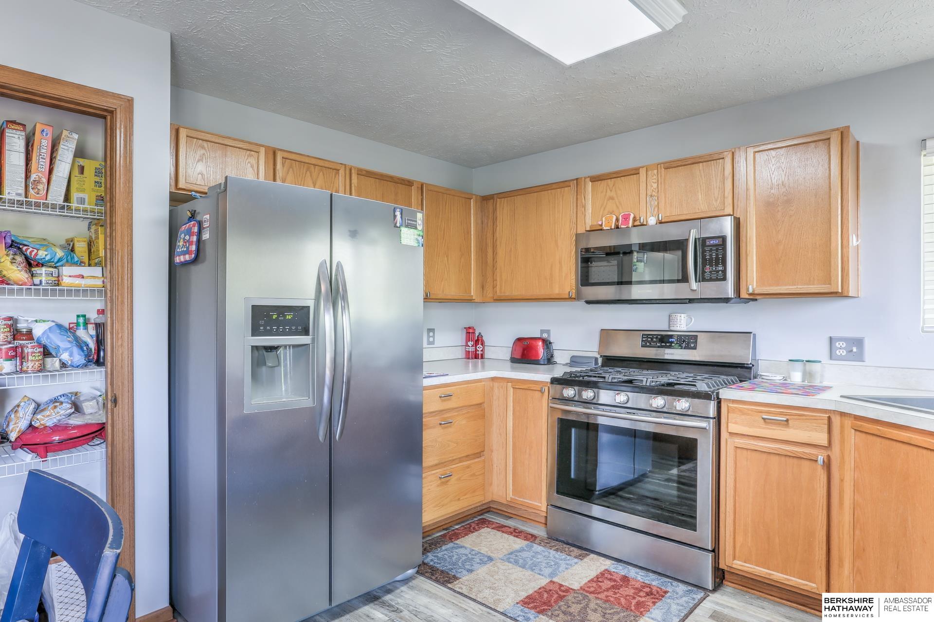 Omaha, Nebraska 68116, United States, 3 Bedrooms Bedrooms, ,3 BathroomsBathrooms,Residential,Pending,126846