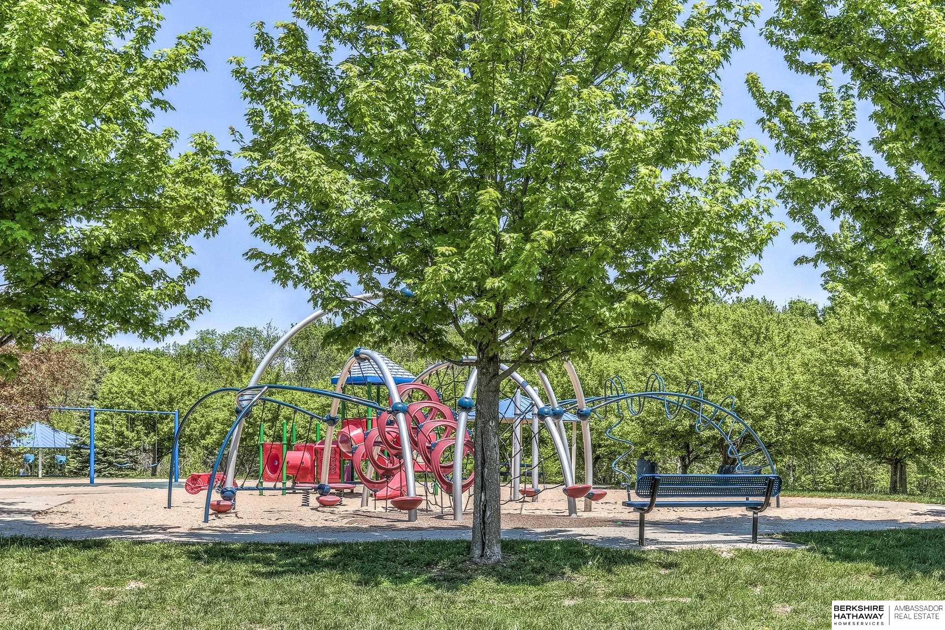 Omaha, Nebraska 68116, United States, 3 Bedrooms Bedrooms, ,3 BathroomsBathrooms,Residential,Pending,126846