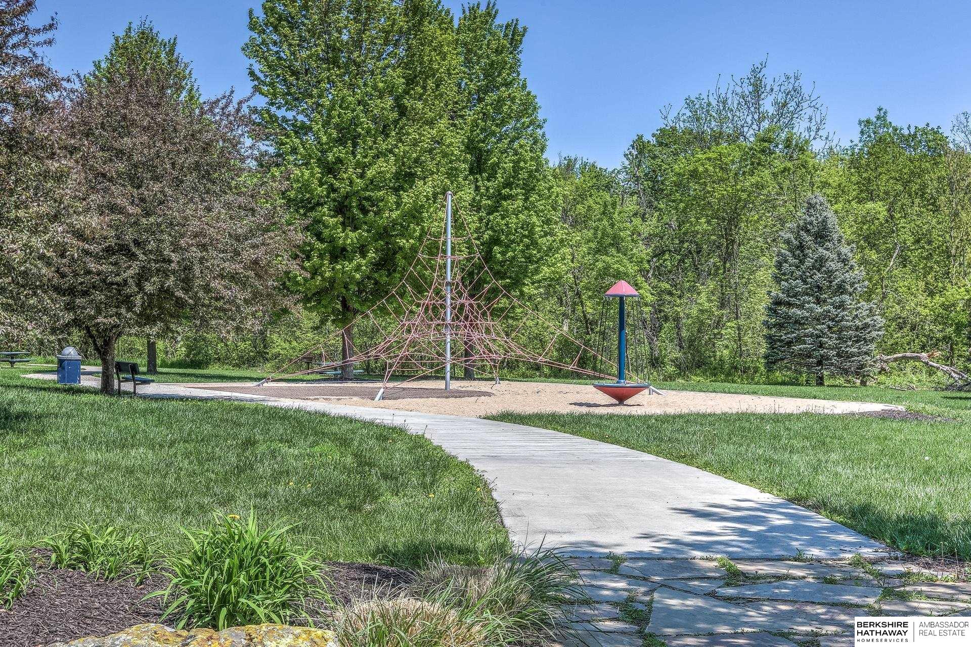 Omaha, Nebraska 68116, United States, 3 Bedrooms Bedrooms, ,3 BathroomsBathrooms,Residential,Pending,126846