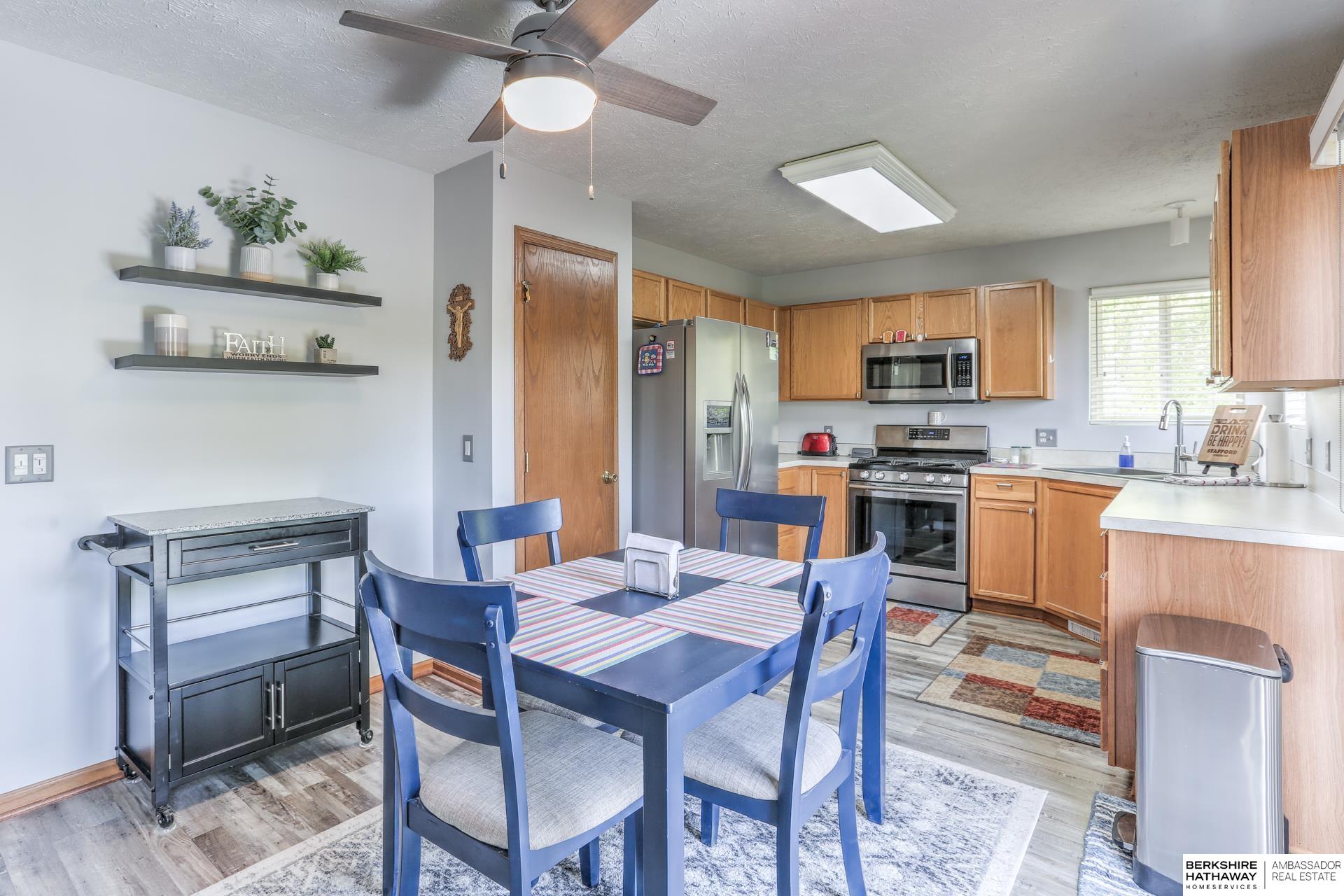 Omaha, Nebraska 68116, United States, 3 Bedrooms Bedrooms, ,3 BathroomsBathrooms,Residential,Pending,126846