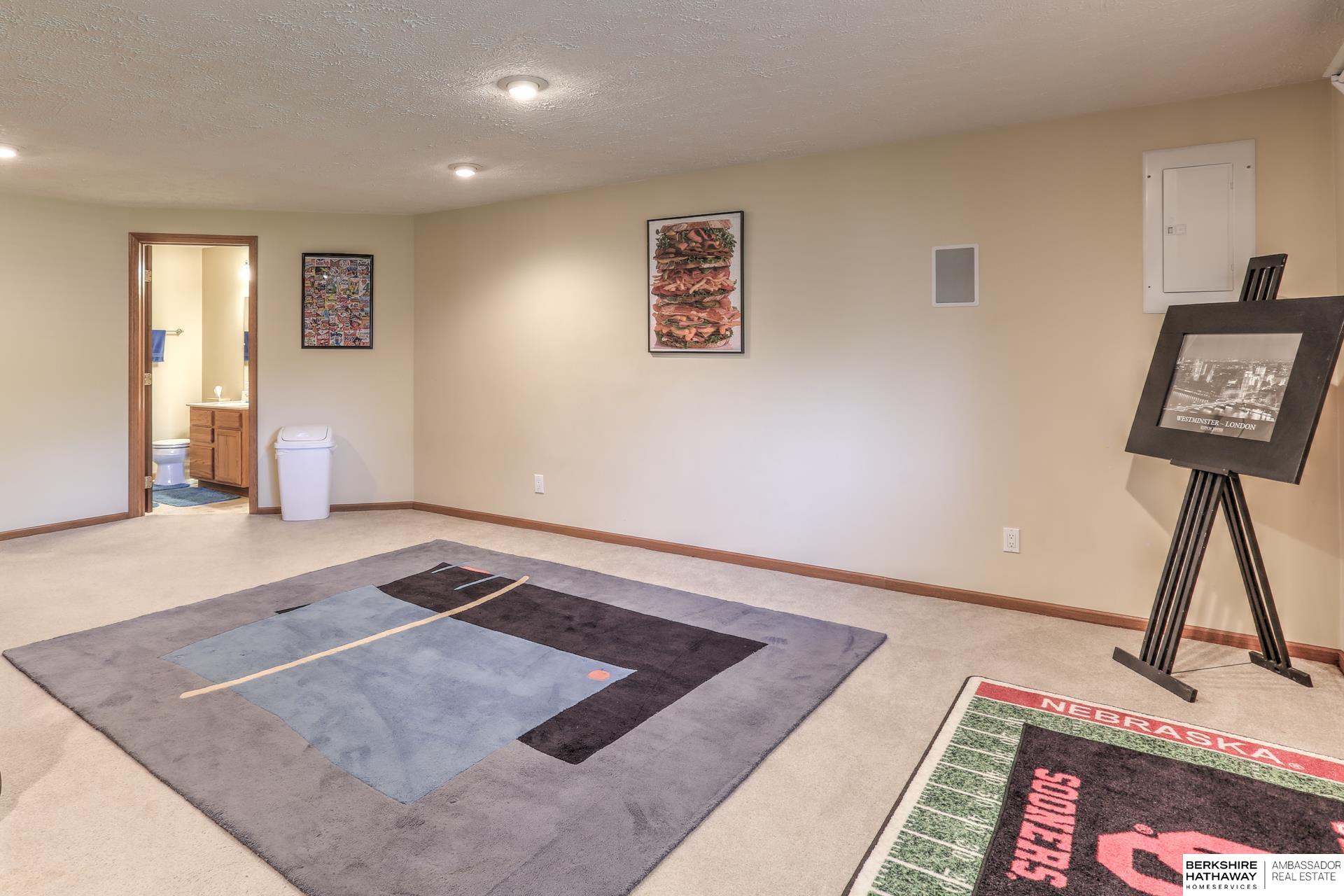 Omaha, Nebraska 68116, United States, 3 Bedrooms Bedrooms, ,3 BathroomsBathrooms,Residential,Pending,126846