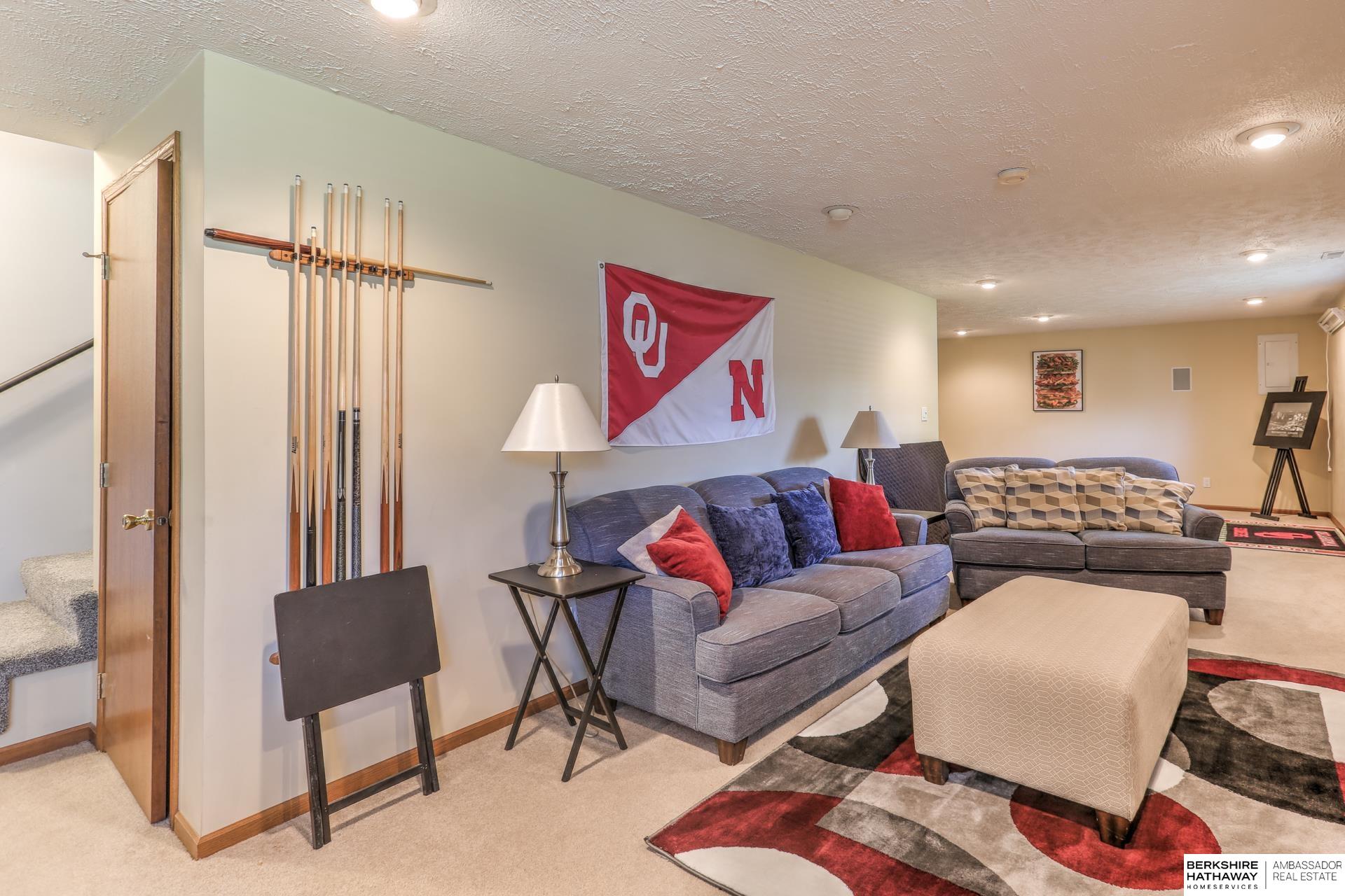 Omaha, Nebraska 68116, United States, 3 Bedrooms Bedrooms, ,3 BathroomsBathrooms,Residential,Pending,126846