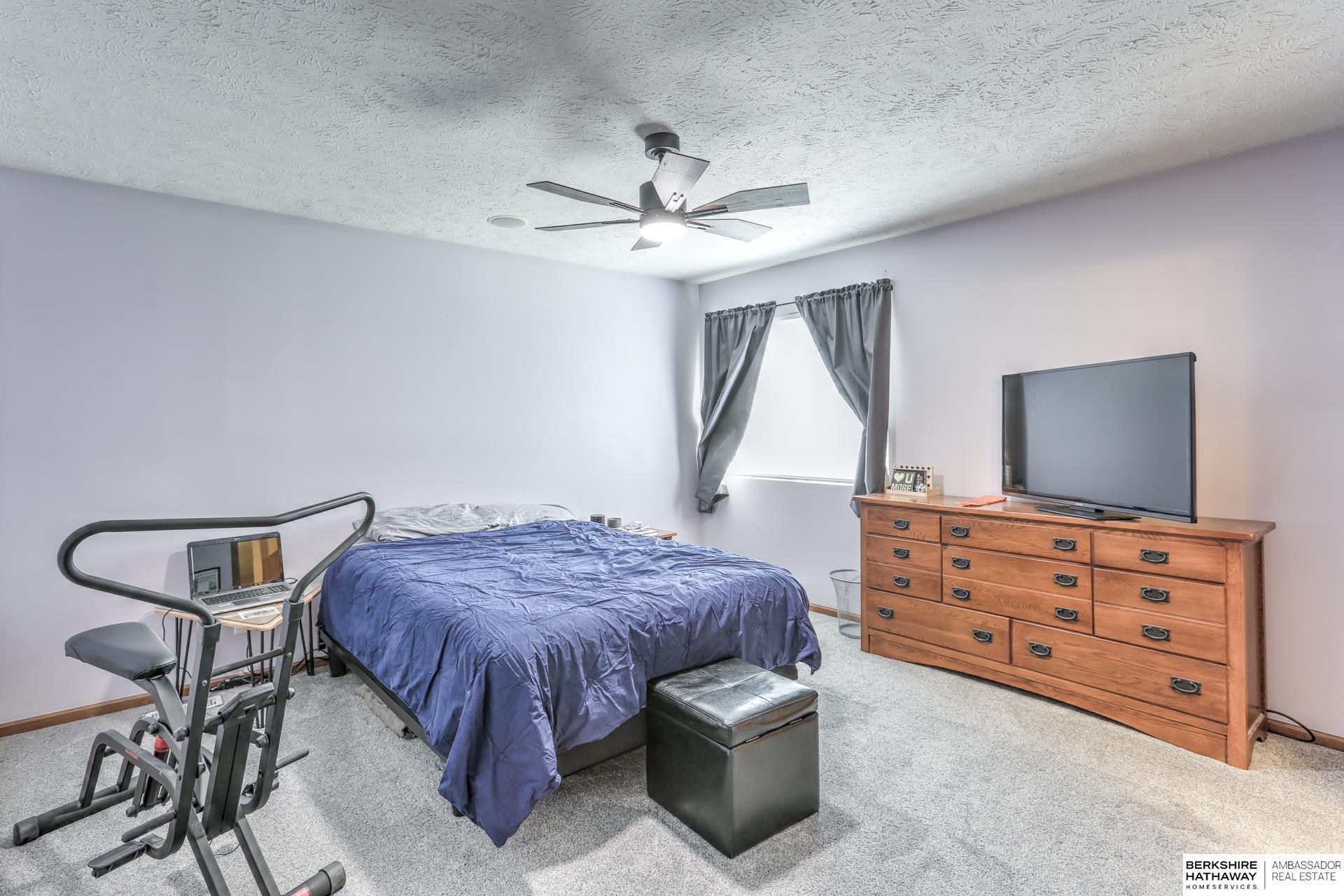 Omaha, Nebraska 68116, United States, 3 Bedrooms Bedrooms, ,3 BathroomsBathrooms,Residential,Pending,126846