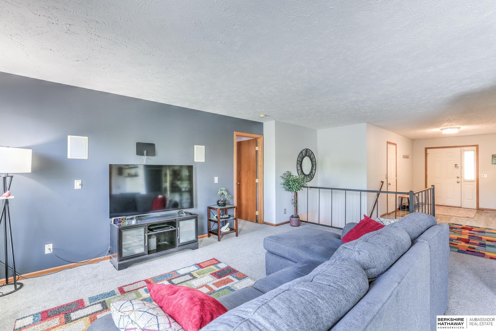 Omaha, Nebraska 68116, United States, 3 Bedrooms Bedrooms, ,3 BathroomsBathrooms,Residential,Pending,126846