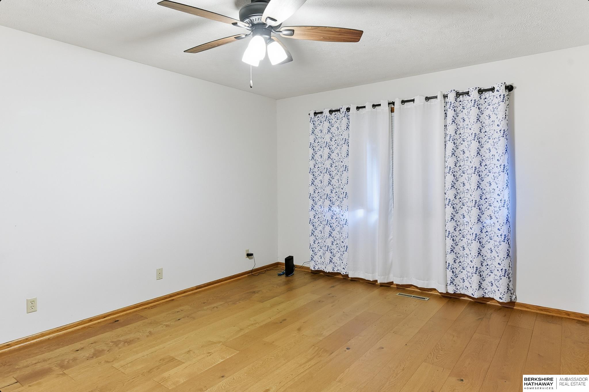 Wahoo, Nebraska 68066, United States, 2 Bedrooms Bedrooms, ,3 BathroomsBathrooms,Residential,Active,255557