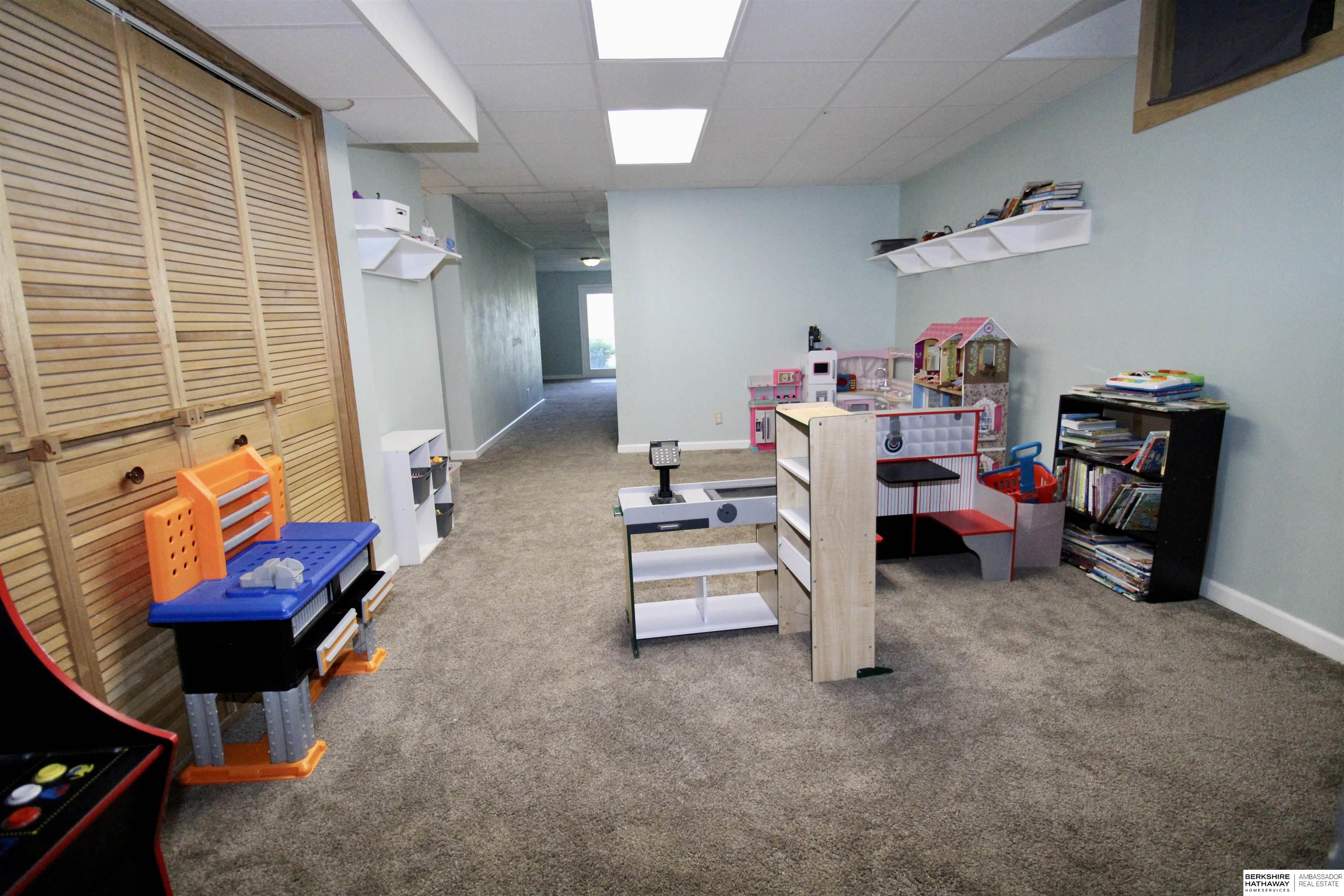 Glenwood, Iowa 51534, United States, 5 Bedrooms Bedrooms, ,5 BathroomsBathrooms,Residential,Active,127505