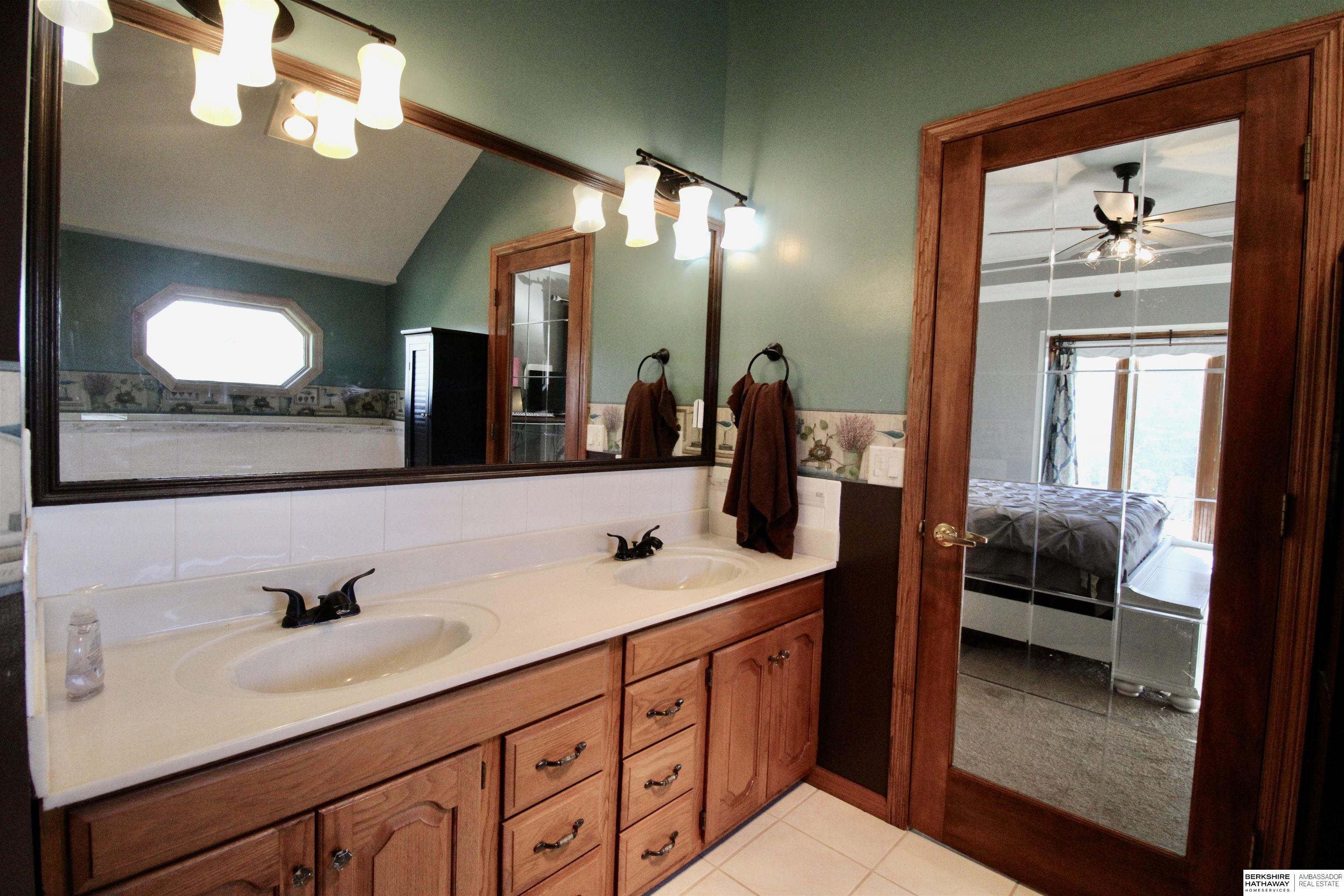 Glenwood, Iowa 51534, United States, 5 Bedrooms Bedrooms, ,5 BathroomsBathrooms,Residential,Active,127505