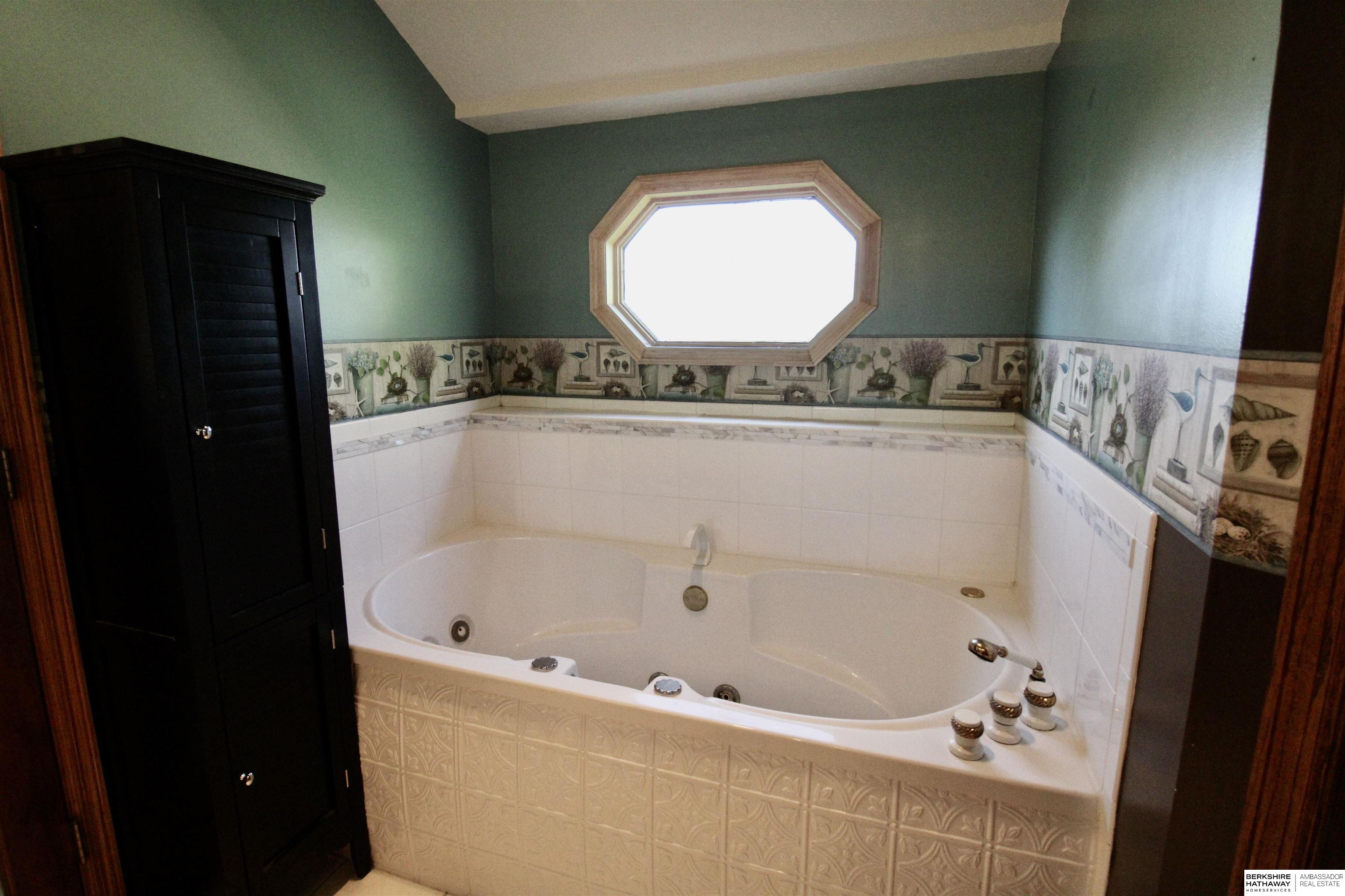 Glenwood, Iowa 51534, United States, 5 Bedrooms Bedrooms, ,5 BathroomsBathrooms,Residential,Active,127505