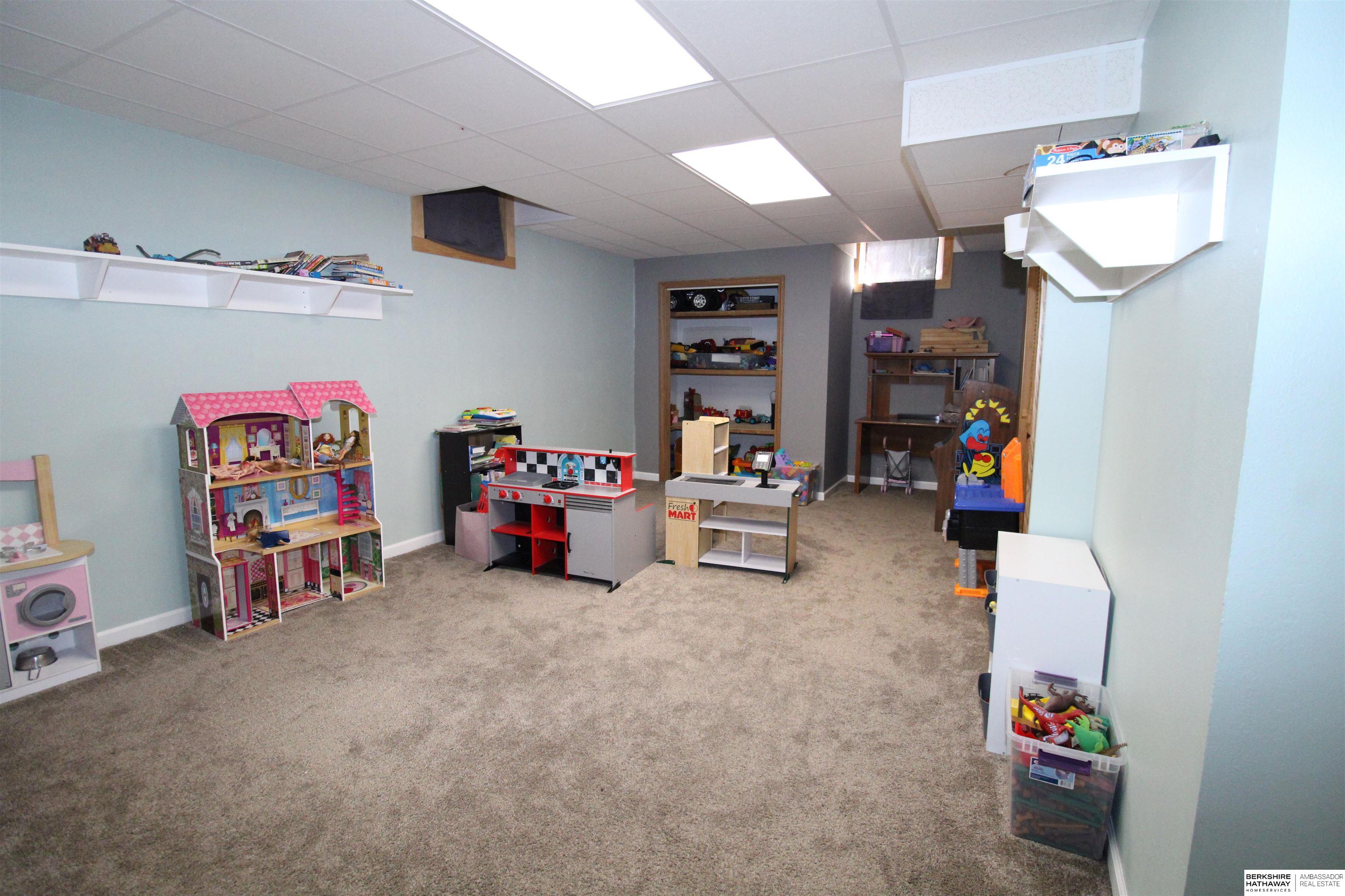 Glenwood, Iowa 51534, United States, 5 Bedrooms Bedrooms, ,5 BathroomsBathrooms,Residential,Active,127505