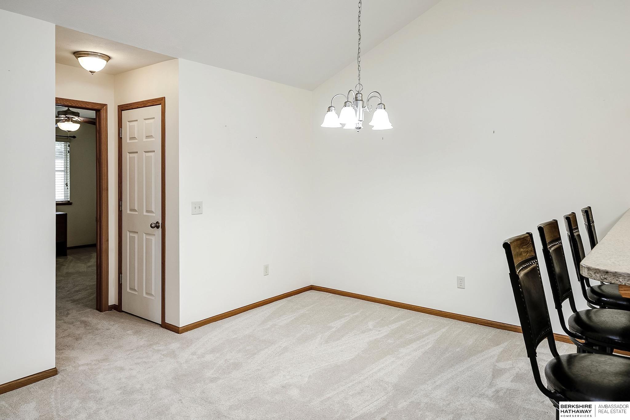 Omaha, Nebraska 68118, United States, 2 Bedrooms Bedrooms, ,2 BathroomsBathrooms,Residential,Active,158335