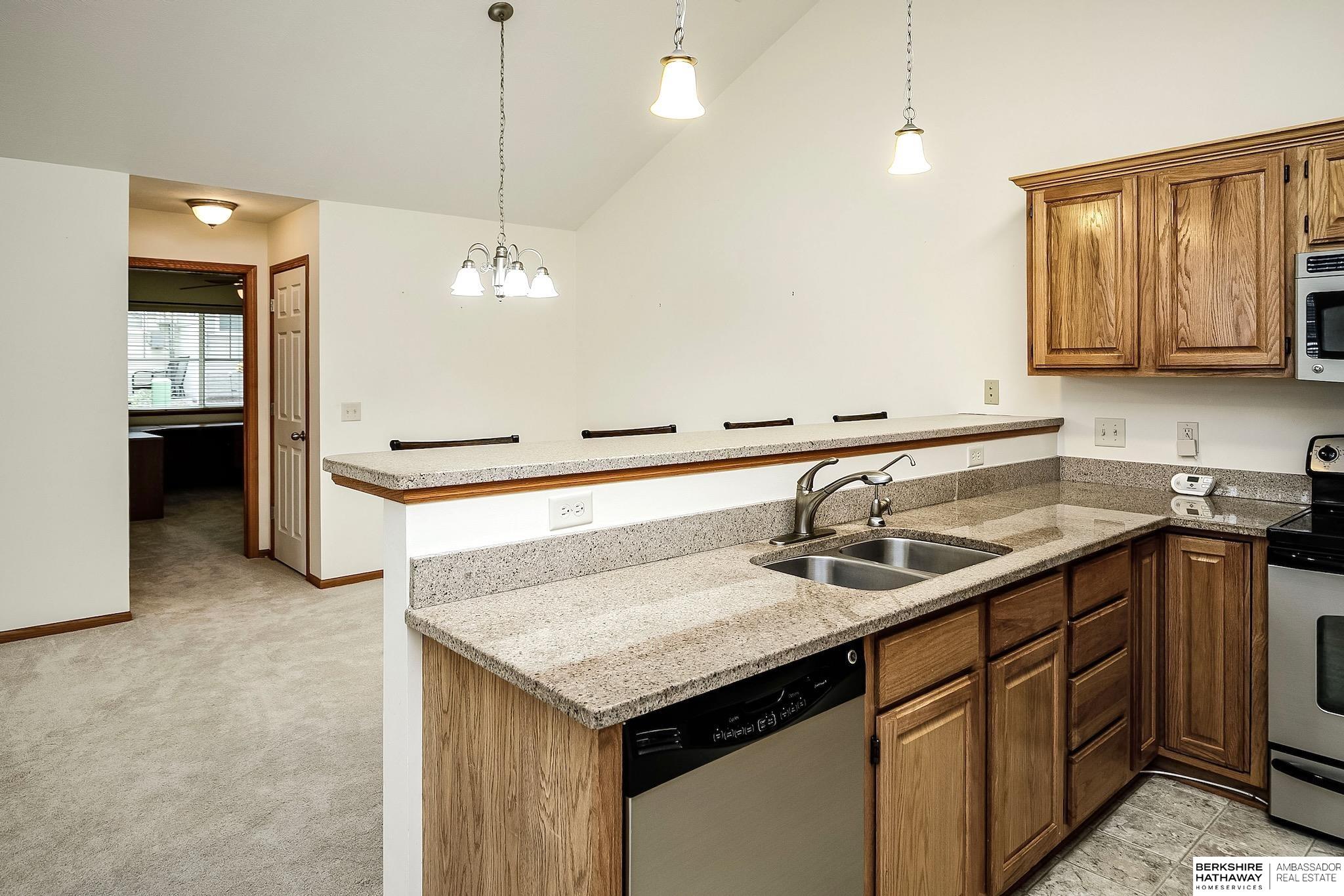 Omaha, Nebraska 68118, United States, 2 Bedrooms Bedrooms, ,2 BathroomsBathrooms,Residential,Active,158335