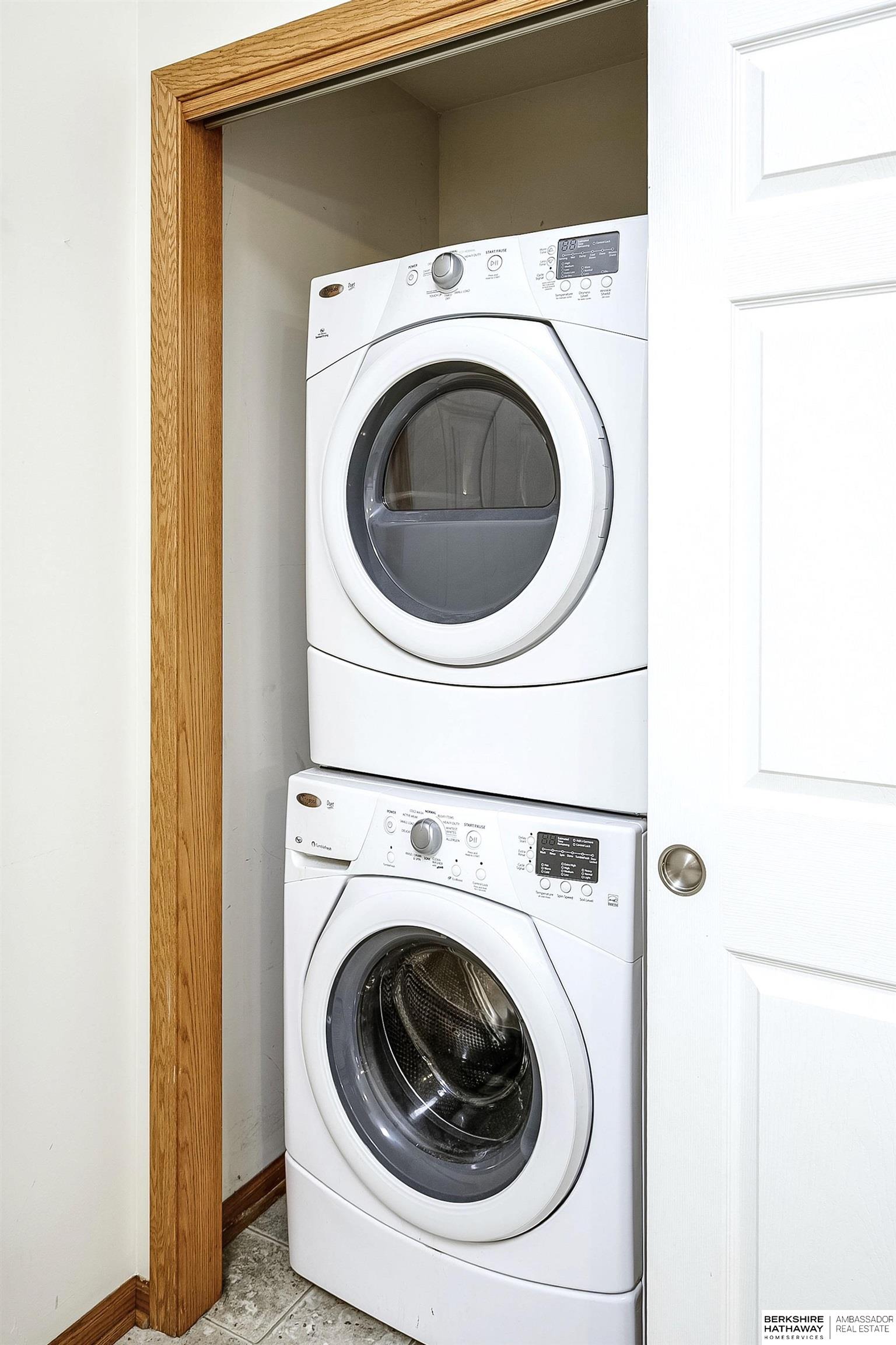 Omaha, Nebraska 68118, United States, 2 Bedrooms Bedrooms, ,2 BathroomsBathrooms,Residential,Active,158335