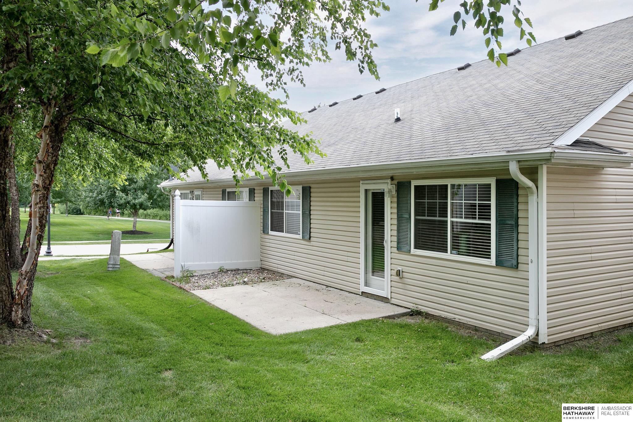 Omaha, Nebraska 68118, United States, 2 Bedrooms Bedrooms, ,2 BathroomsBathrooms,Residential,Active,158335