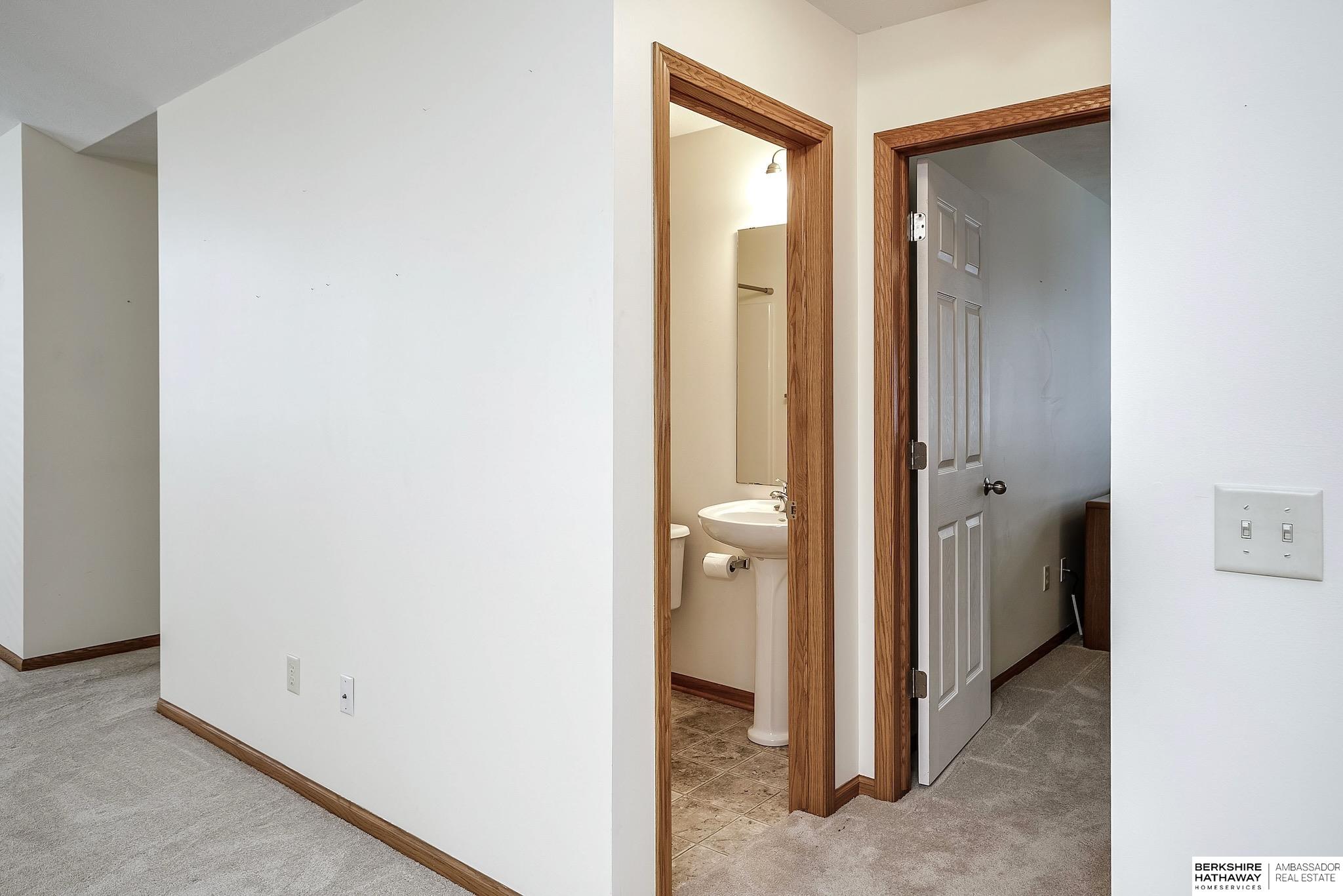 Omaha, Nebraska 68118, United States, 2 Bedrooms Bedrooms, ,2 BathroomsBathrooms,Residential,Active,158335