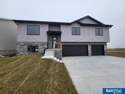 Photo of 5815 SW 9th Street, Lincoln, NE 68523 (MLS # 22600958)