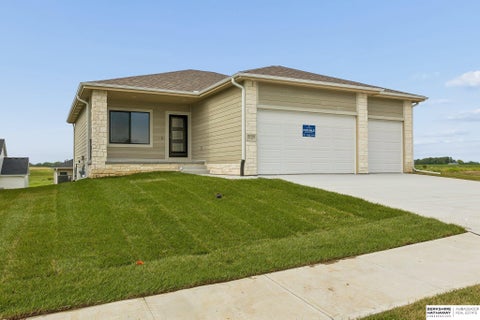 Photo of 21439 Y Street, Elkhorn, NE 68022 (MLS # 22611238)
