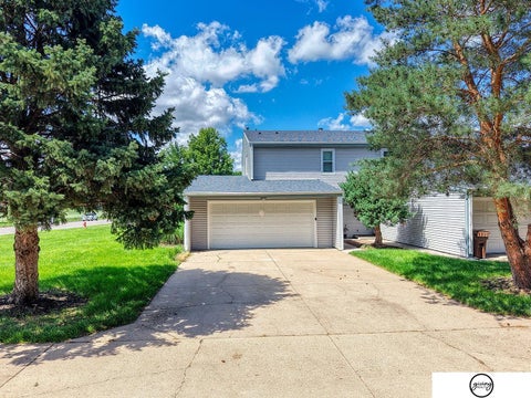 Photo of 5600 Fairacre Court, Lincoln, NE 68506 (MLS # 22626015)