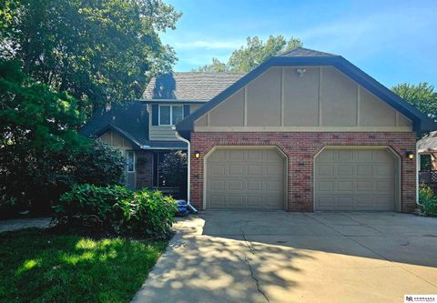 Photo of 3501 S Hope Court, Lincoln, NE 68502 (MLS # 22607561)