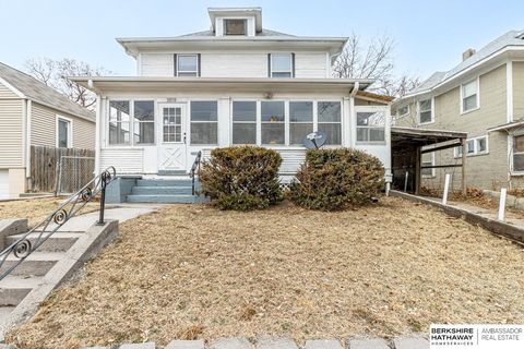 Photo of 3858 Franklin Street, Omaha, NE 68111 (MLS # 22605993)
