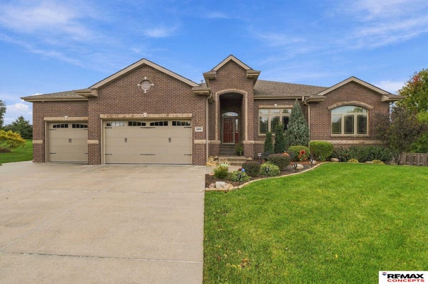 6931 LAURENT CIR, LINCOLN, NE 68526 - Image 5f3371ad2a11de05e3cfb3e955aa567d/2425991117
