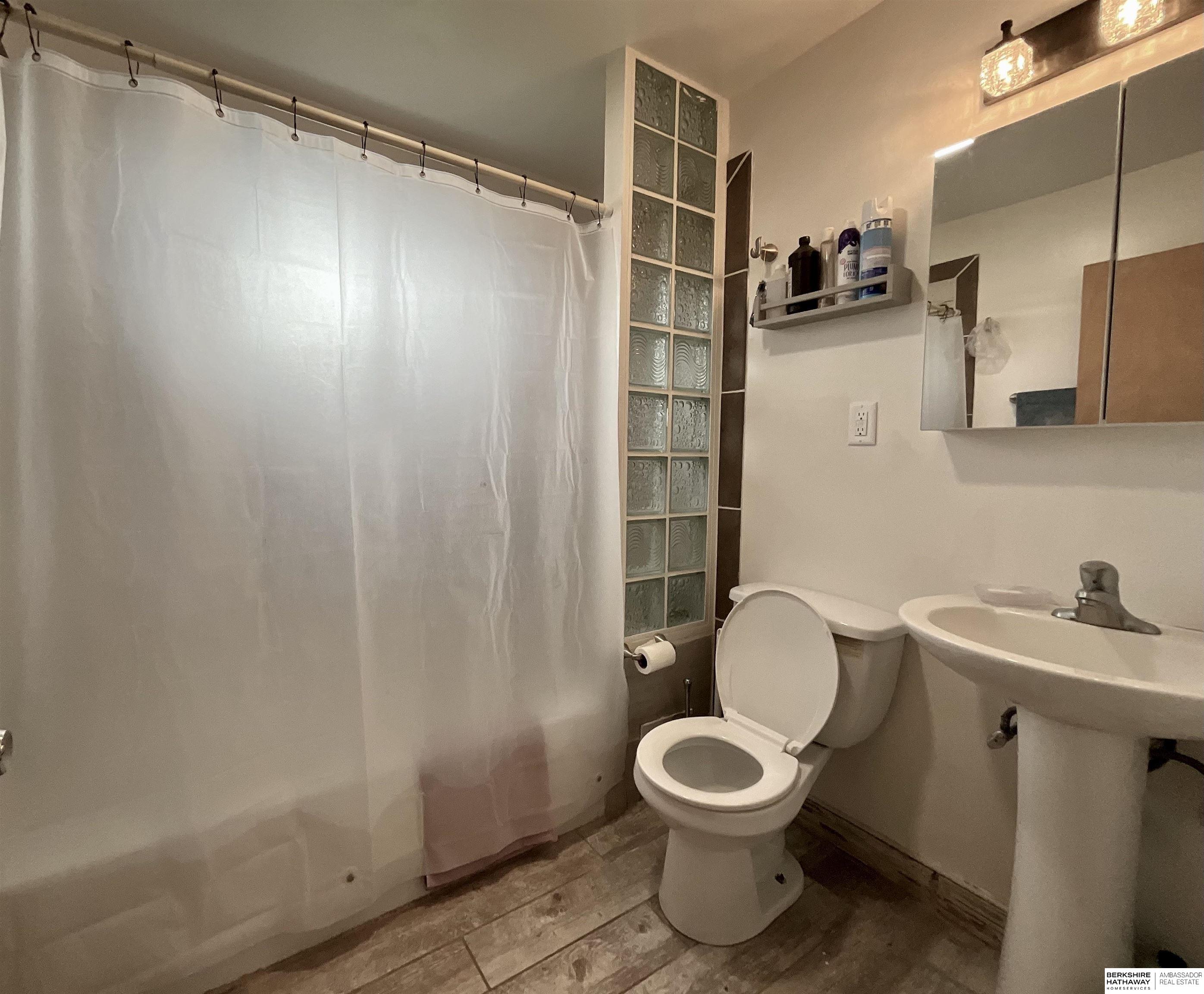 Omaha, Nebraska 68104, United States, 2 Bedrooms Bedrooms, ,1 BathroomBathrooms,Residential,Active,155861