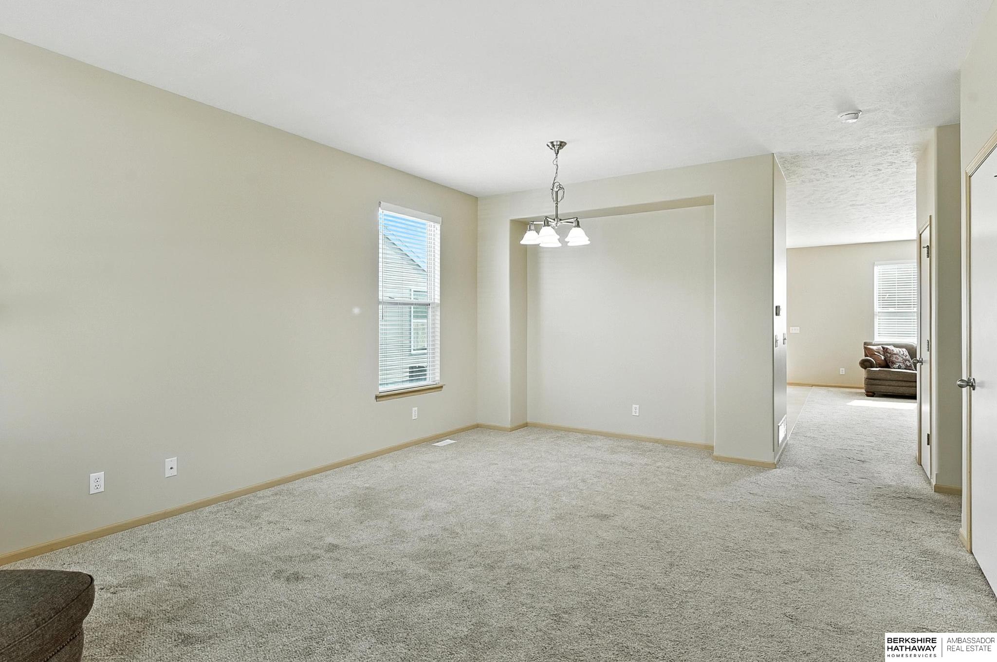 Papillion, Nebraska 68046, United States, 4 Bedrooms Bedrooms, ,3 BathroomsBathrooms,Residential,Active,166693