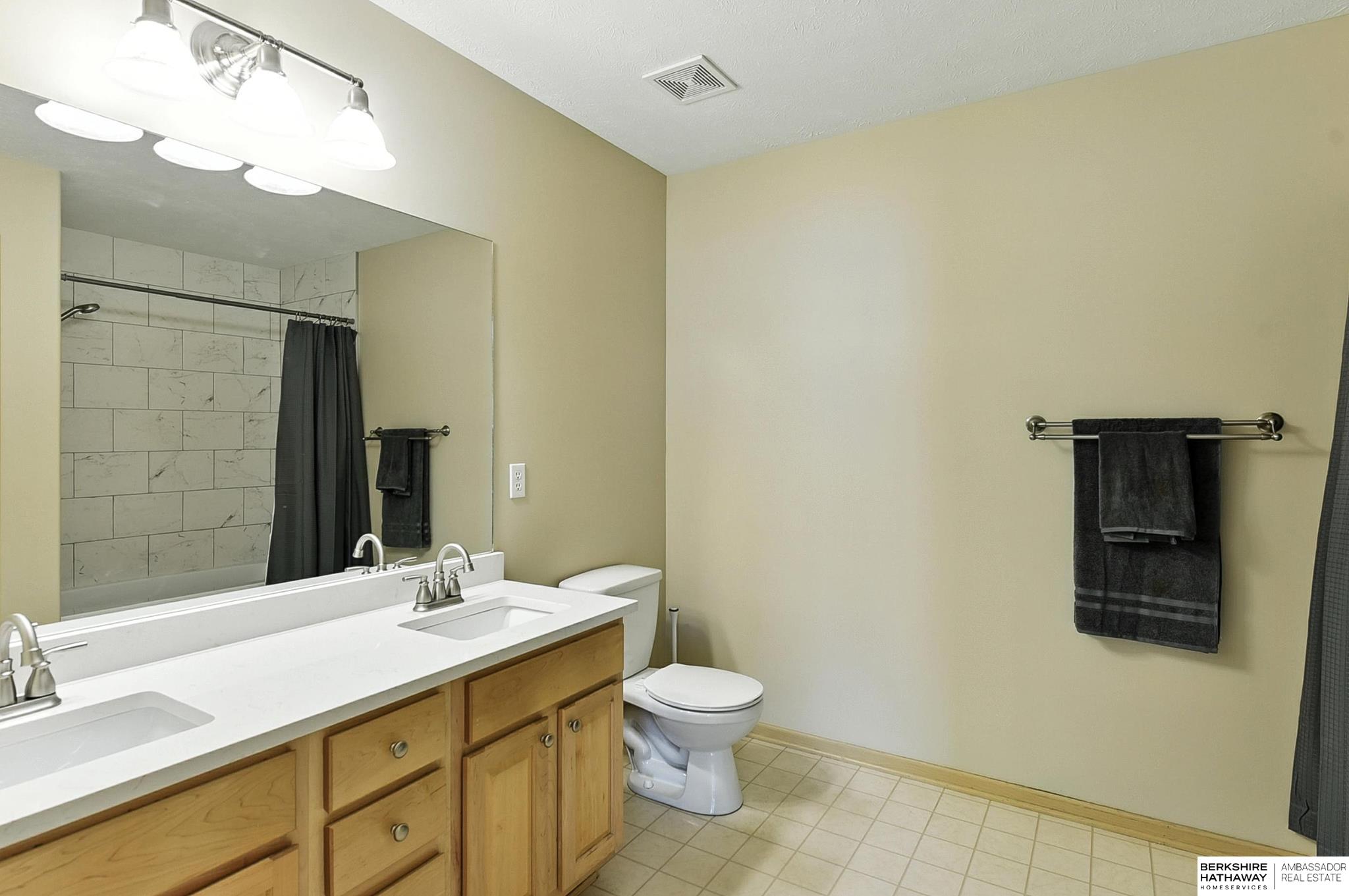 Papillion, Nebraska 68046, United States, 4 Bedrooms Bedrooms, ,3 BathroomsBathrooms,Residential,Active,166693