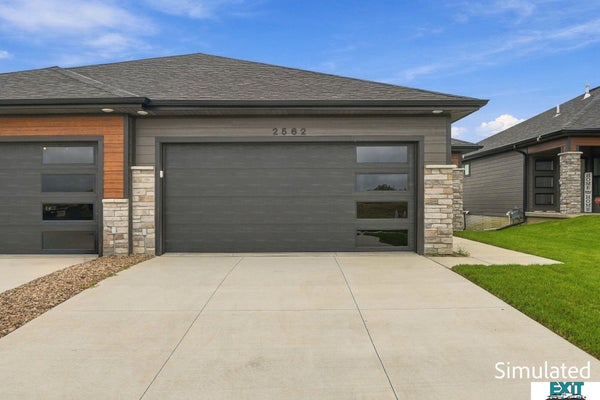 2544 TUPELO LN, LINCOLN, NE 68520 - Image 5ffe2dbb6a6b80246d32a1bcca4e7eab/196271847