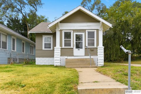 Photo of 3906 Ames Avenue, Omaha, NE 68111 (MLS # 22529176)