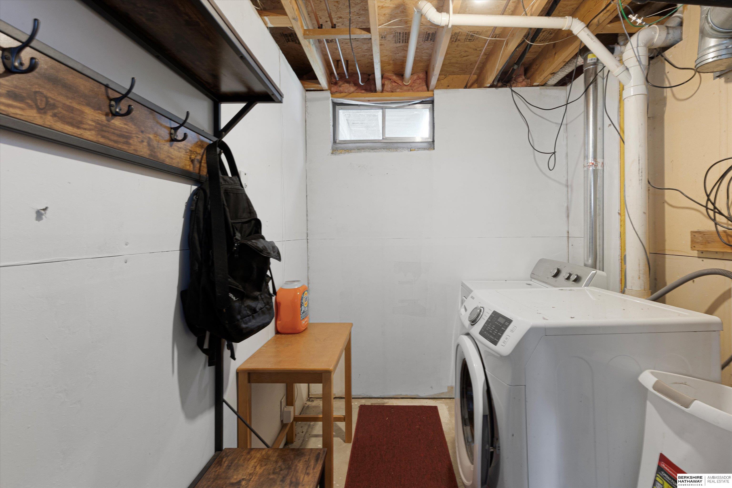 Omaha, Nebraska 68164, United States, 3 Bedrooms Bedrooms, ,2 BathroomsBathrooms,Residential,Active,194986