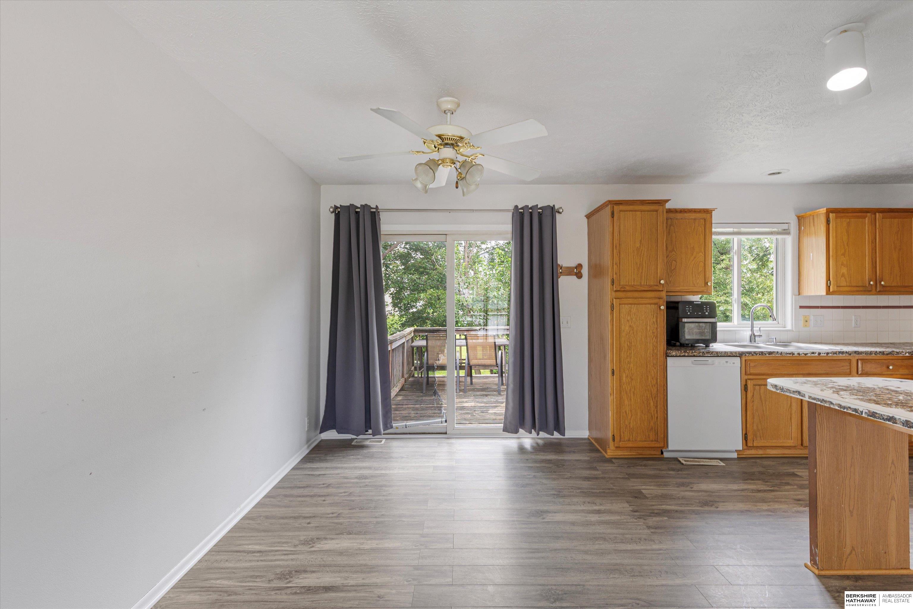 Omaha, Nebraska 68164, United States, 3 Bedrooms Bedrooms, ,2 BathroomsBathrooms,Residential,Active,194986