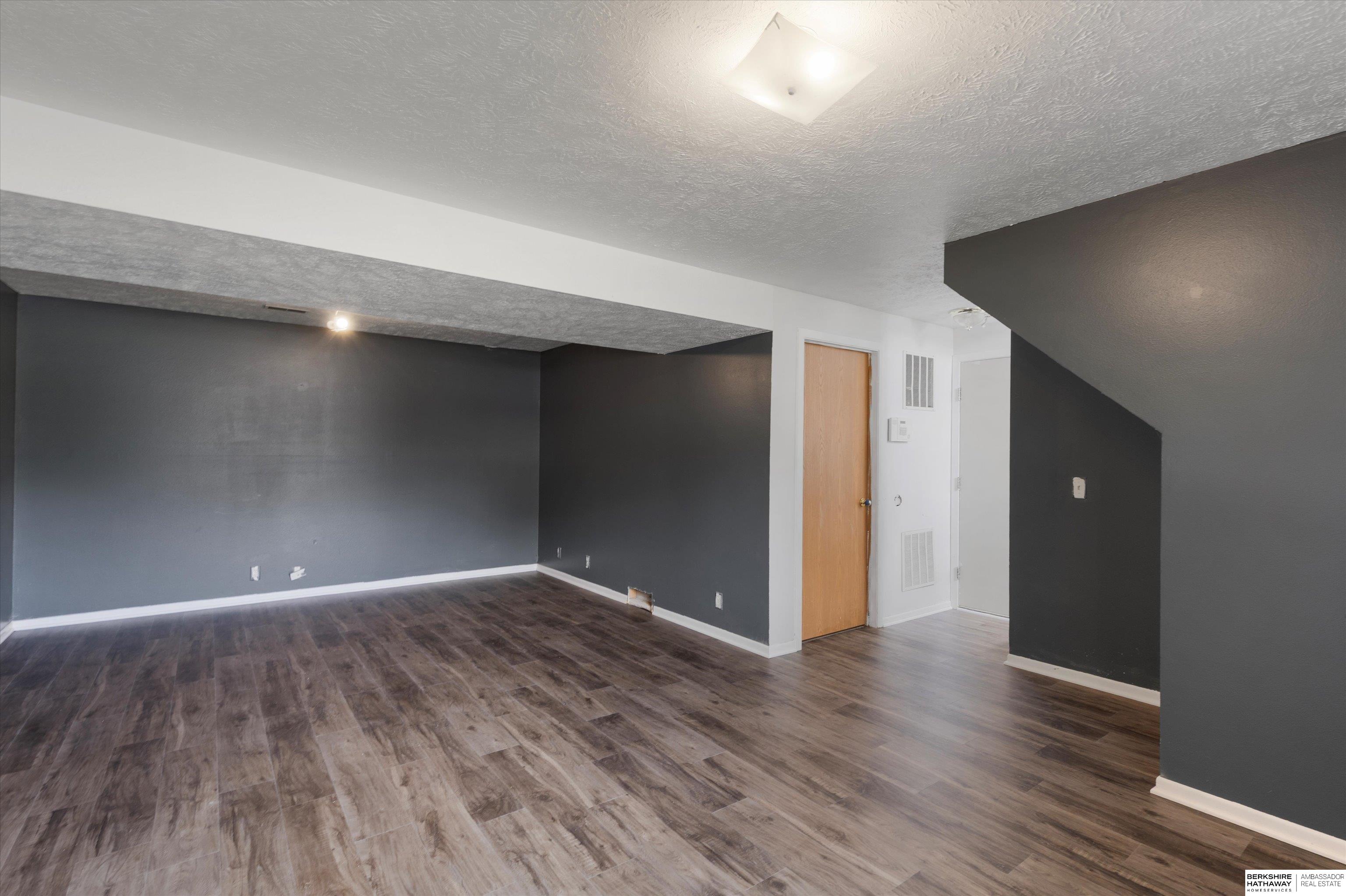 Omaha, Nebraska 68164, United States, 3 Bedrooms Bedrooms, ,2 BathroomsBathrooms,Residential,Active,194986