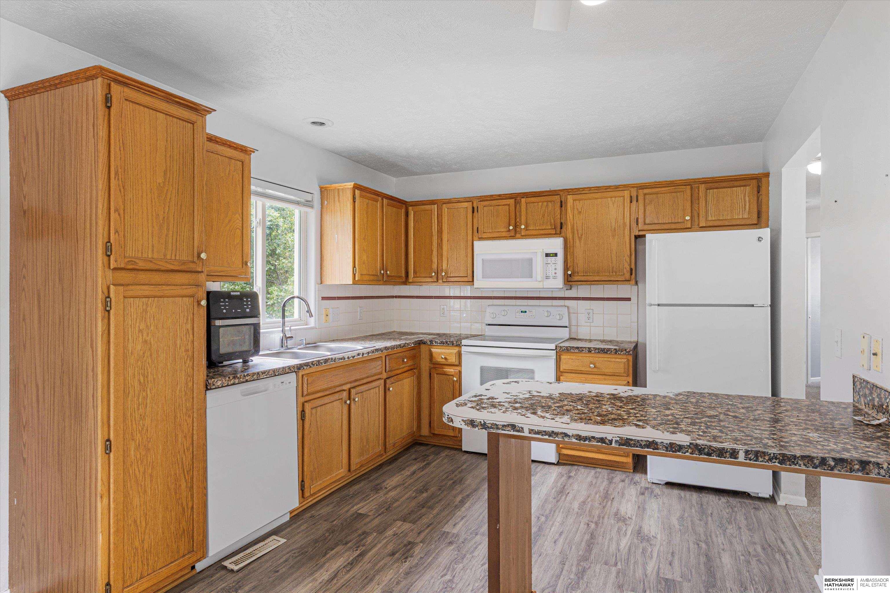 Omaha, Nebraska 68164, United States, 3 Bedrooms Bedrooms, ,2 BathroomsBathrooms,Residential,Active,194986