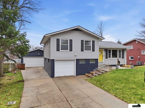 Photo of 7211 Dudley Avenue, Lincoln, NE 68505 (MLS # 22608904)