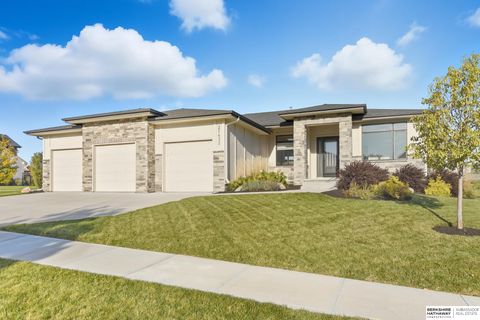 Photo of 21432 B Street, Elkhorn, NE 68022 (MLS # 22604014)
