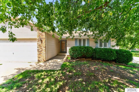 Photo of 9324 Y Street, Omaha, NE 68127 (MLS # 22624808)